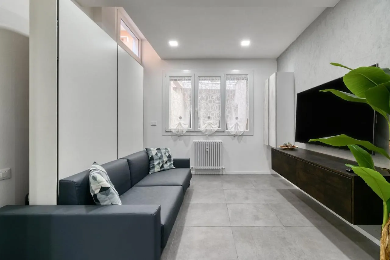 Guest House Ugo Lenzi Bologna Italy